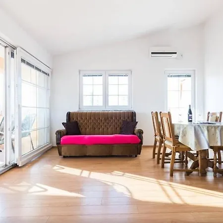 With A Parking Space - 11522 *