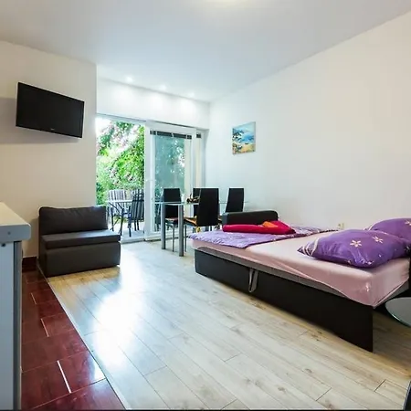 With A Parking Space - 11522 Apartman